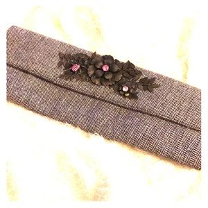 Vintage houndstooth clutch with antique rose